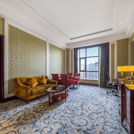 Wyndham Grand Plaza Royale Palace Чэнду Экстерьер фото
