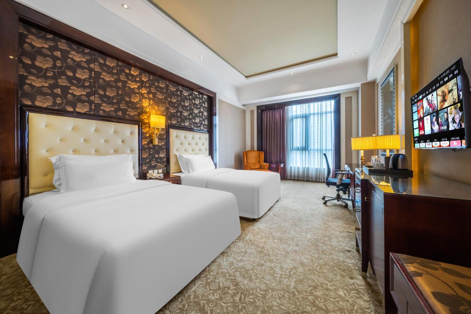 Wyndham Grand Plaza Royale Palace Чэнду Экстерьер фото